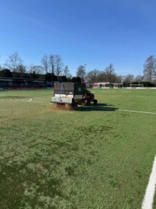 installatie van kunstgras sportveld